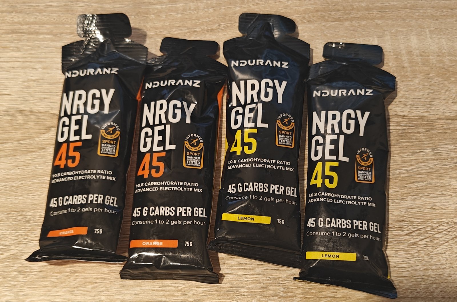 Runner with energy gels during training